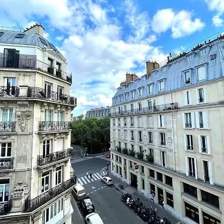 Elegance & Refinement A Stone's Throw From Louvre Apartment