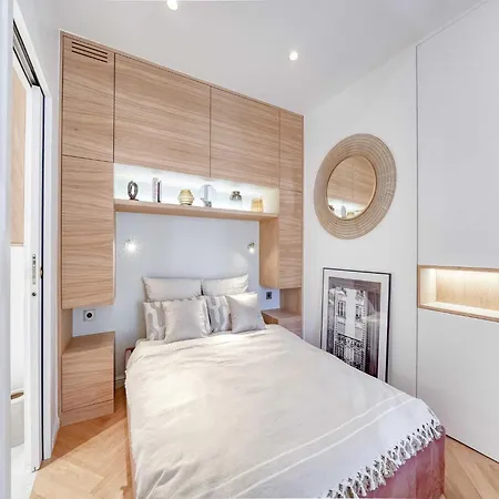 Elegance & Refinement A Stone's Throw From Louvre