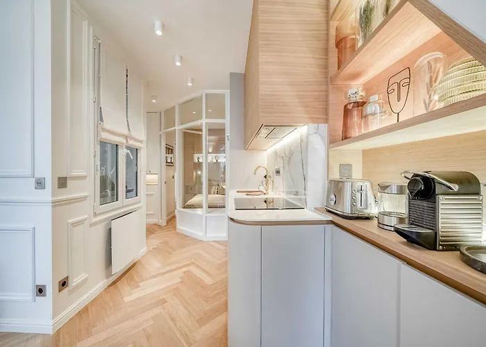 Elegance & Refinement A Stone's Throw From Louvre פריז