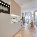 Appartement Elegance & Refinement A Stone's Throw From Louvre Parijs