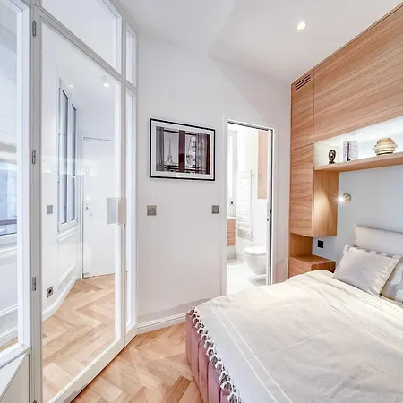 Elegance & Refinement A Stone's Throw From Louvre Appartement