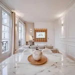 Elegance & Refinement A Stone's Throw From Louvre * Parijs